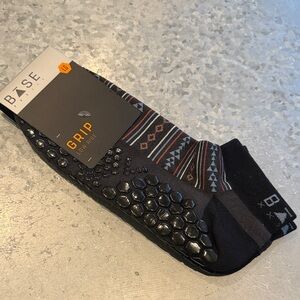 Black Patterned Grip Low Rise Socks